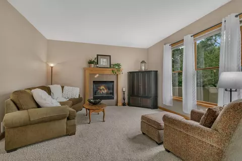 Living - 1210 Millstone Ct, Saint Cloud, MN 56303 photo 2 of 6