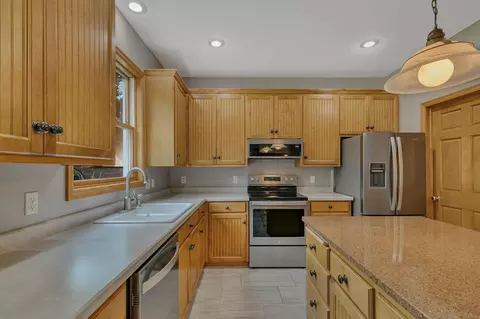 Kitchen - 1210 Millstone Ct, Saint Cloud, MN 56303 photo 3 of 7