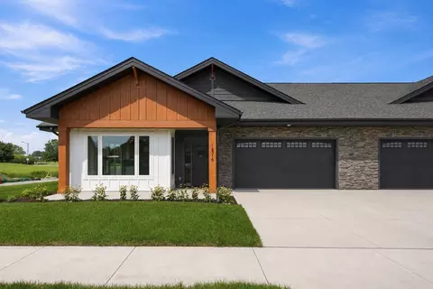 16316 Esprit Ct, Lakeville, MN 55044