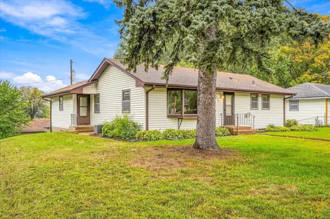 430 11th Ave NW, New Brighton, MN 55112