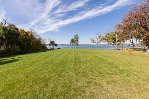 tbd Bushaway Rd, Wayzata, MN 55391