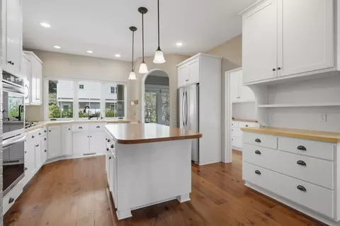 Kitchen - 3100 N Eagle Rd, Willmar, MN 56201 photo 3 of 3