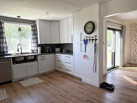 Kitchen - 54299 910 St, Windom, MN 56101 photo 2 of 2