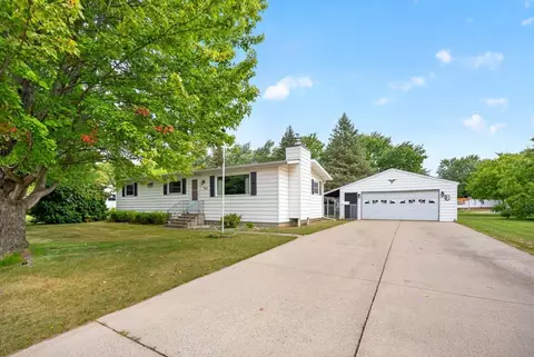 741 S 10th St, Lake City, MN 55041