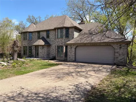 5505 Matterhorn Dr NE, Fridley, MN 55432