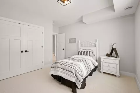 Bedroom - 636 Parkside Ct, Eagan, MN 55123 photo 4 of 5