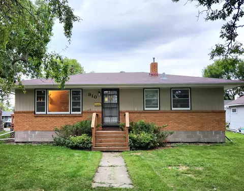 910 13th St, International Falls, MN 56649