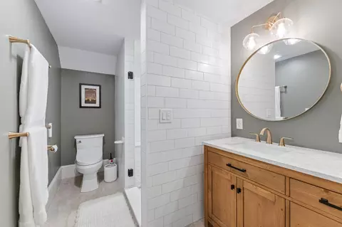 Bath - 375 4th St SW, Plainview, MN 55964 photo 3 of 5