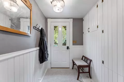 Entry Way - 375 4th St SW, Plainview, MN 55964 photo 1 of 4