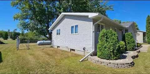 Exterior - 113 6th St S, Hoffman, MN 56339 photo 3 of 7
