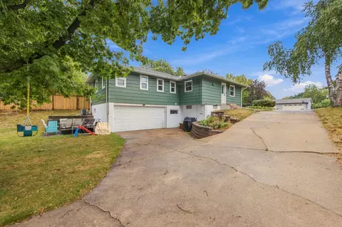 Exterior - 2102 Opal Dr, Eagan, MN 55122 photo 4 of 8