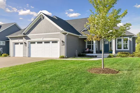 9578 8th St N, Lake Elmo, MN 55042