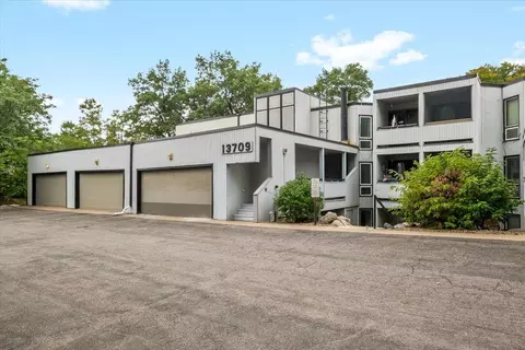 13709 Nicollet Ave #301, Burnsville, MN 55337