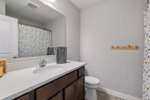 Bath - 268 Tower Ave, Dundas, MN 55019 photo 2 of 3