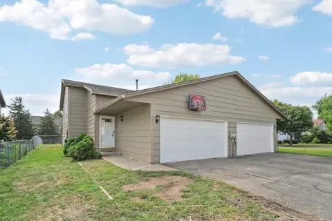 301 Cari Park Ln, Hastings, MN 55033