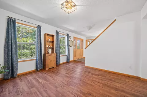 Entry Way - 2211 Saddlebrook Rd, Buffalo, MN 55313 photo 2 of 3