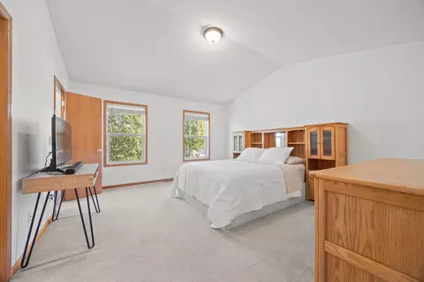 Bedroom - 2211 Saddlebrook Rd, Buffalo, MN 55313 photo 4 of 5