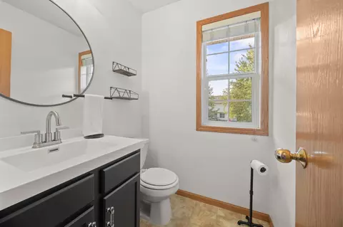 Bath - 2211 Saddlebrook Rd, Buffalo, MN 55313 photo 1 of 3