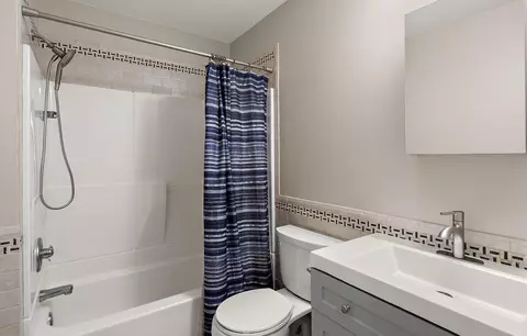 Bath - 1419 Three Oaks Ave, Maple Plain, MN 55359 photo 1 of 4