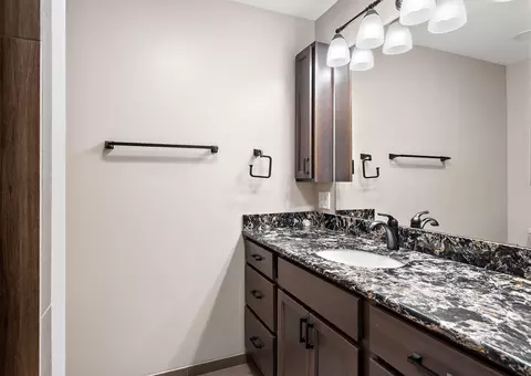 Bath - 1419 Three Oaks Ave, Maple Plain, MN 55359 photo 3 of 4