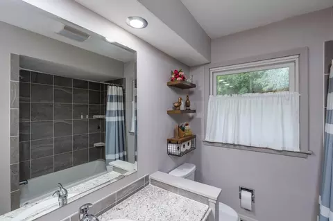 Bath - 828 Lower Johnson Cir, Saint Peter, MN 56082 photo 1 of 2