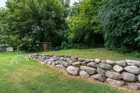 Exterior - 828 Lower Johnson Cir, Saint Peter, MN 56082 photo 10 of 11