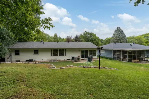 Exterior - 828 Lower Johnson Cir, Saint Peter, MN 56082 photo 6 of 11