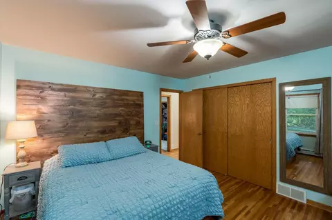 Bedroom - 828 Lower Johnson Cir, Saint Peter, MN 56082 photo 2 of 3