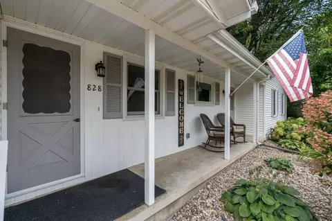 Exterior - 828 Lower Johnson Cir, Saint Peter, MN 56082 photo 1 of 11