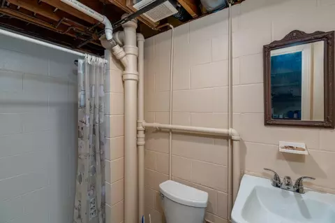 Bath - 828 Lower Johnson Cir, Saint Peter, MN 56082 photo 2 of 2