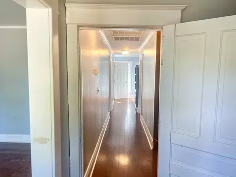 Entry Way - 506 Steele Ave, Hope, ND 58046 photo 4 of 5