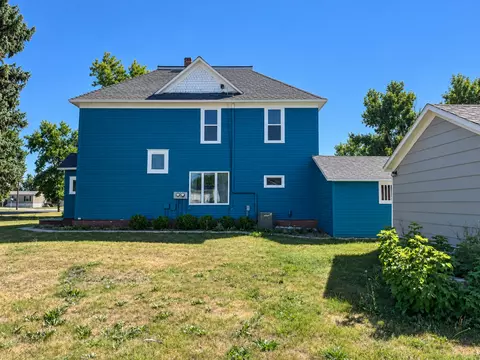 Exterior - 506 Steele Ave, Hope, ND 58046 photo 10 of 13