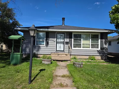 913 9th St S, Virginia, MN 55792