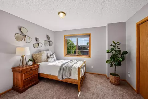 Bedroom - 1405 Landsdown Rd, Buffalo, MN 55313 photo 1 of 4