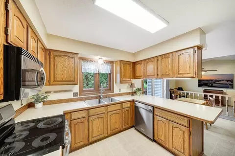 Kitchen - 14246 Dearborn Path, Rosemount, MN 55068 photo 5 of 9