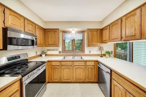 Kitchen - 14246 Dearborn Path, Rosemount, MN 55068 photo 4 of 9