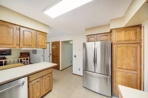 Kitchen - 14246 Dearborn Path, Rosemount, MN 55068 photo 8 of 9