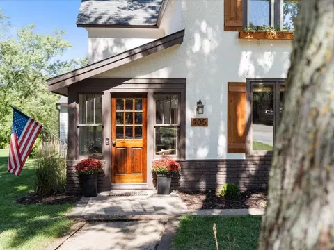 Exterior - 905 Bluff Ave, Brainerd, MN 56401 photo 4 of 12