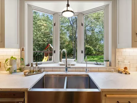 Kitchen - 905 Bluff Ave, Brainerd, MN 56401 photo 6 of 6