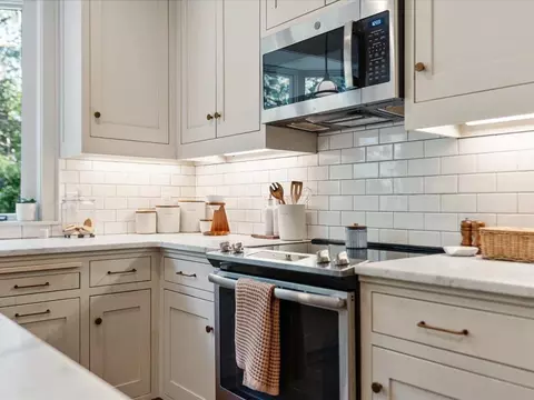 Kitchen - 905 Bluff Ave, Brainerd, MN 56401 photo 5 of 6