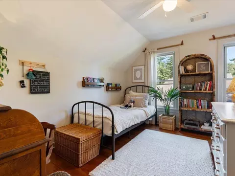 Bedroom - 905 Bluff Ave, Brainerd, MN 56401 photo 4 of 4