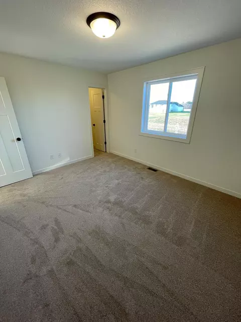 Bedroom - 34026 Walbo Dr NW, Cambridge, MN 55008 photo 1 of 2