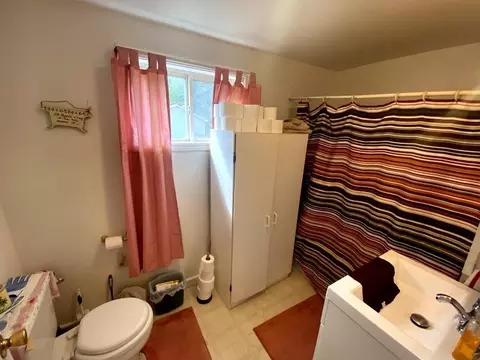 Bath - 709 6th Ave NE, Brainerd, MN 56401 photo 1 of 1
