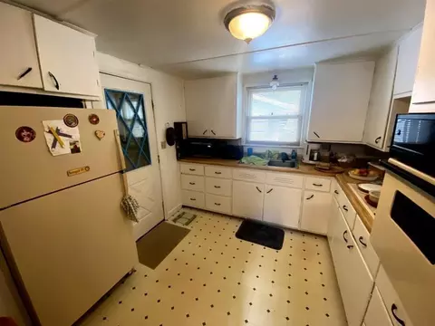 Kitchen - 709 6th Ave NE, Brainerd, MN 56401 photo 1 of 2