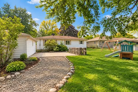 Exterior - 1404 Plainview Ln, Albert Lea, MN 56007 photo 2 of 3