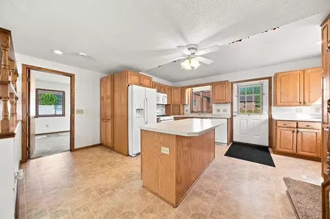 Kitchen - 1201 2nd Ave NW, Faribault, MN 55021 photo 4 of 4