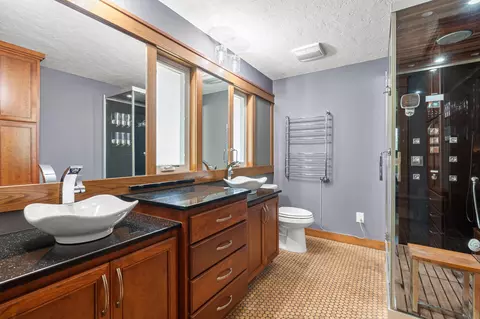 Bath - 706 23rd St SW, Austin, MN 55912 photo 1 of 4