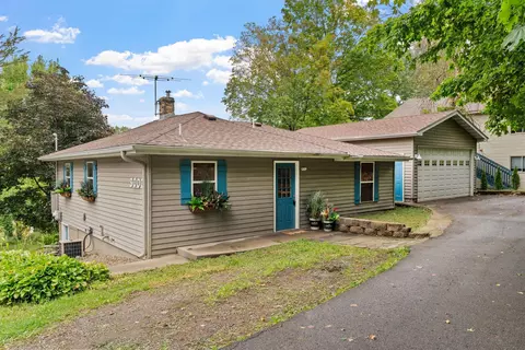 3000 Devon Ln, Mound, MN 55364