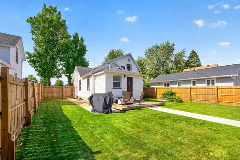 514 N Prairie St, Lake City, MN 55041
