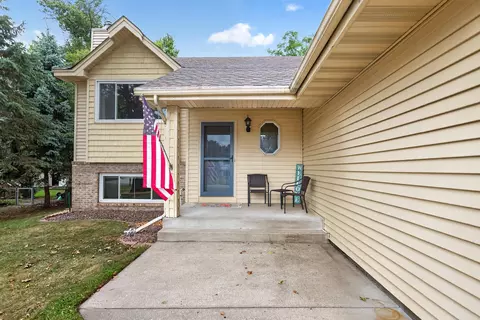 1913 125th Ln NE, Blaine, MN 55449